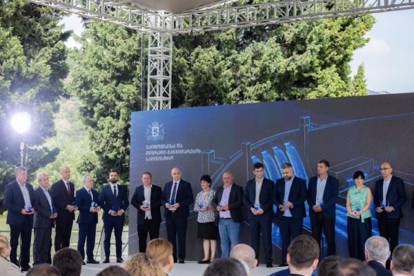 სემეკის წარმომადგენელს ენერგეტიკოსის საპატიო ჯილდო გადაეცა 