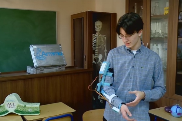 ქართველმა ახალგაზრდებმა ინსულტის ან ტრავმის შედეგად პარალიზებული კიდურების რეაბილიტაციის აპარატი შექმნეს