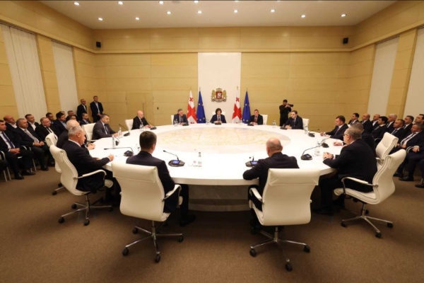 პრემიერმა რეგიონებში სახელმწიფო რწმუნებულებთან და მუნიციპალიტეტების მერებთან მიმდინარე პროექტები და სამომავლო გეგმები განიხილა