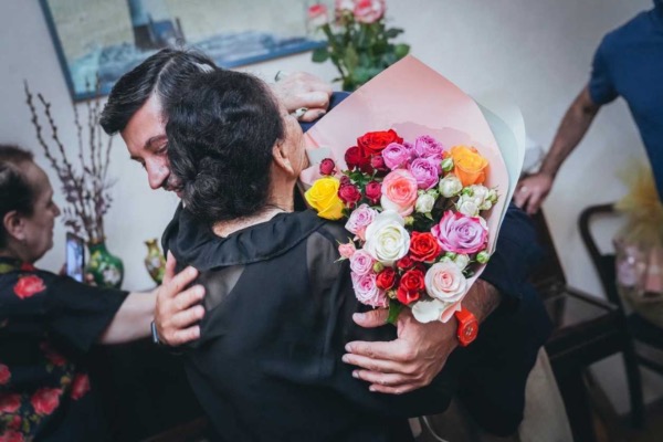 მიმდინარე წელს მერიისგან საჩუქრად 10 000 ლარი 100 წლის და მეტი ხნის 68 მოქალაქეს ჩაერიცხა