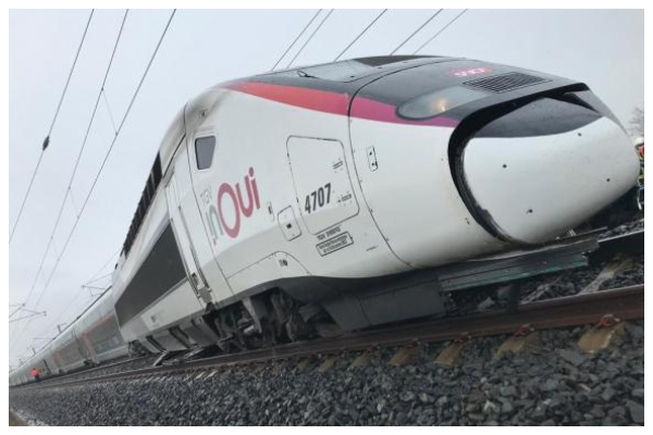 ესპანეთში ჩქაროსნული მატარებელი რელსებიდან გადავიდა, დაშავდა 20 ადამიანი