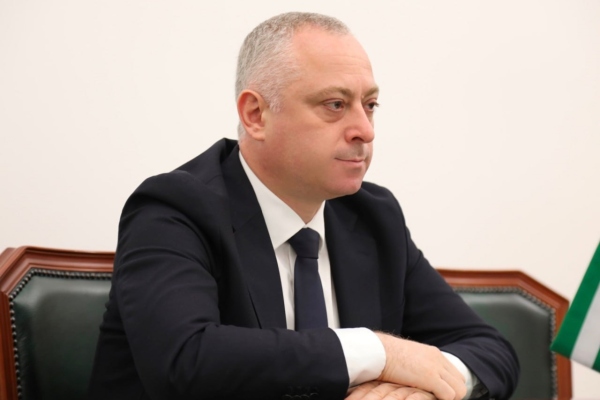რას ფიქრობს აფხაზეთის დე ფაქტო პრეზიდენტი საქართველოსთან ურთიერთობასა და ოპოზიციასთან დიალოგზე