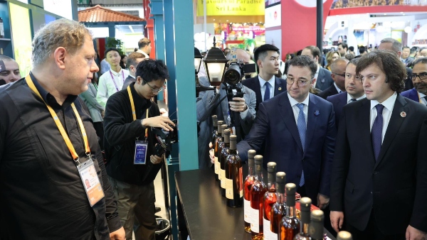 ირაკლი კობახიძემ ჩინეთის იმპორტის საერთაშორისო გამოფენაზე ქართული საგამოფენო სივრცეები დაათვალიერა