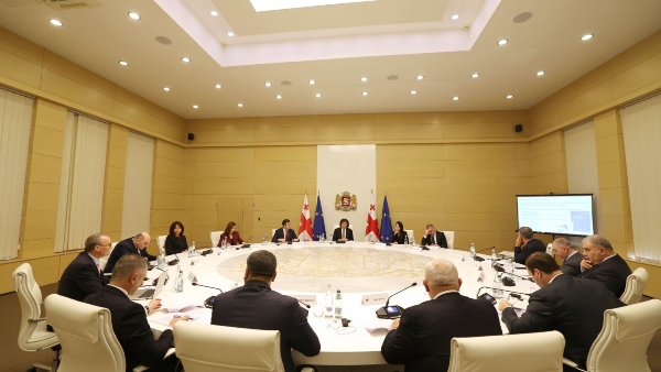 პრემიერ-მინისტრს შვეიცარიელმა ექსპერტმა მყინვარული ხეობების კვლევის შედეგები გააცნო