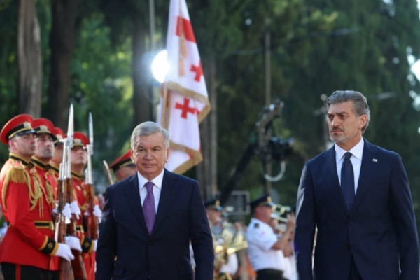 საქართველოს პრეზიდენტის სასახლეში უზბეკეთის პრეზიდენტის დახვედრის ოფიციალური ცერემონია გაიმართა